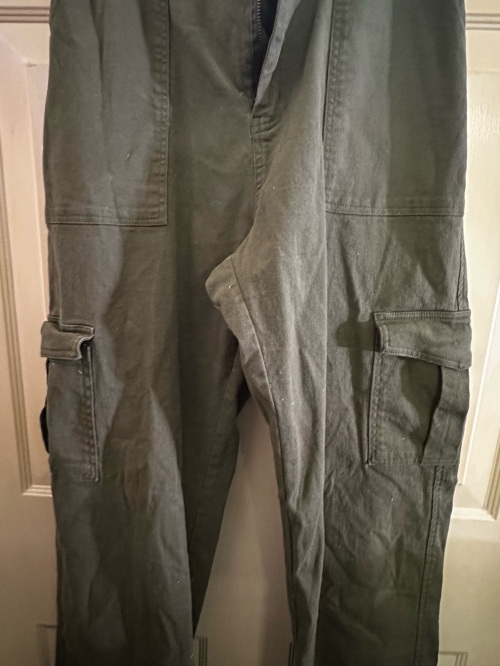 Women's Olive Green Cargo Pants with Utility Pockets